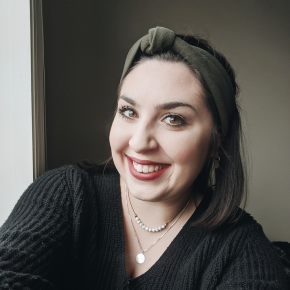 Meet your Posher, Gloria - Picture 1 of 1